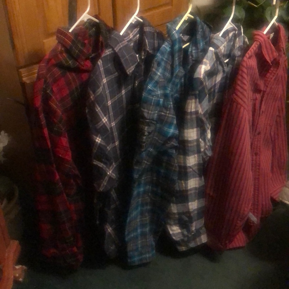 Lots of men’s flannel shirts and 1 Levi 100 cotton  XL